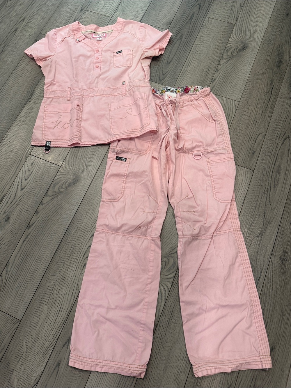 Womenโs Koi Scrubs ' Cargo Pants and Top Set